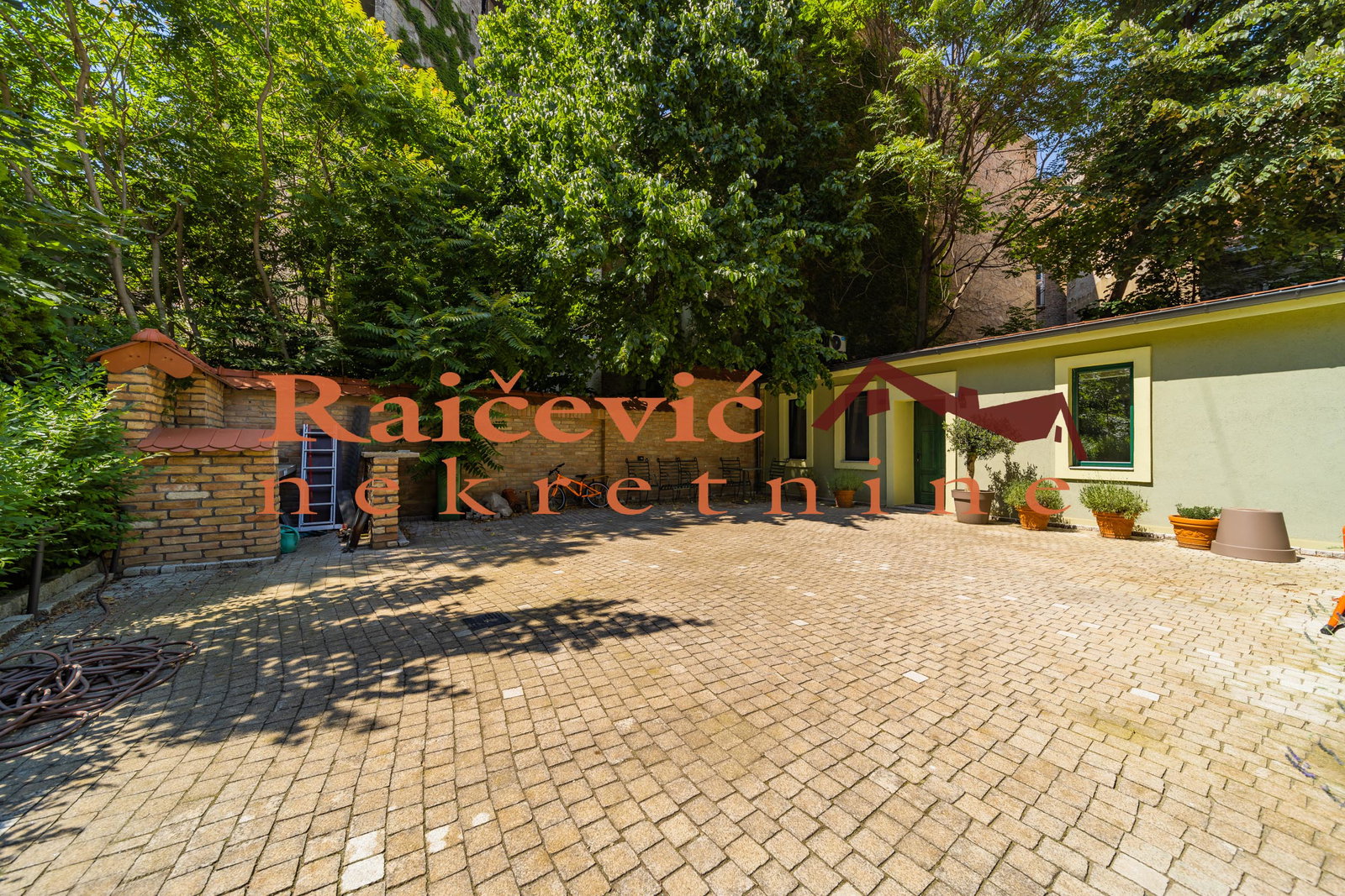 Lokal Prodaja Beograd Centar (Čukarica) 210 m2