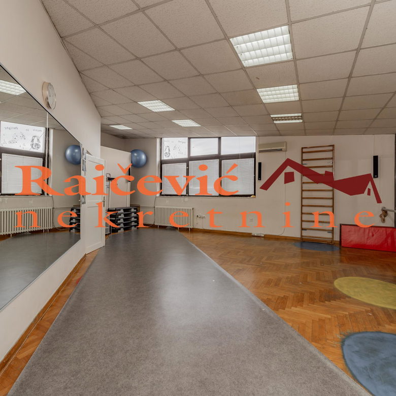 Lokal Prodaja Beograd Banovo Brdo 273 m2