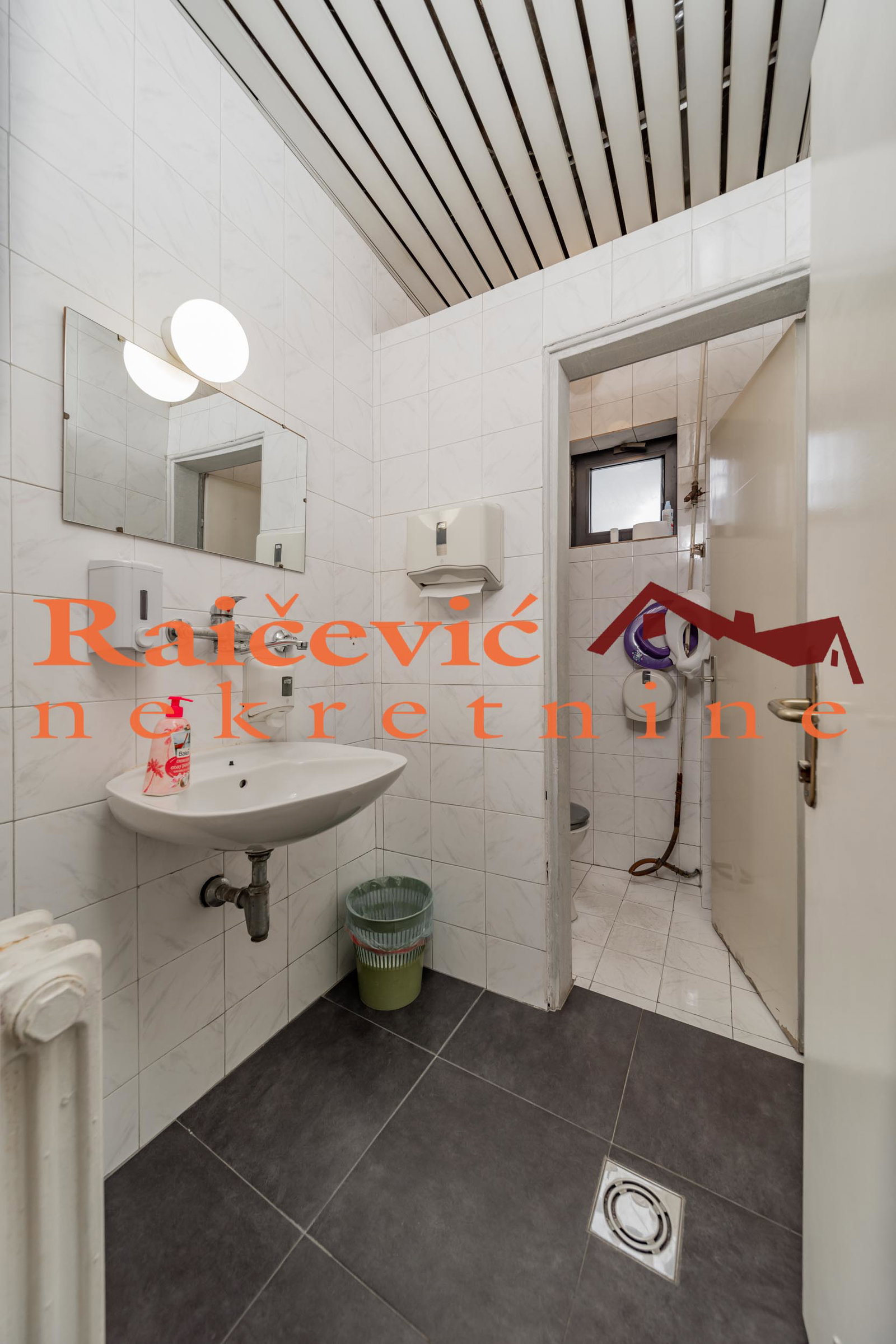 Lokal na prodaju, Banovo Brdo, Beograd, 273m², 464.000 €