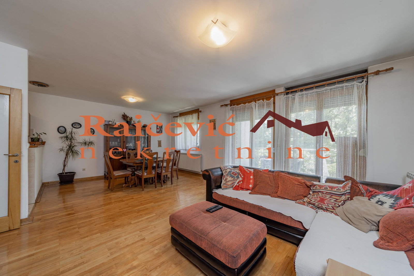 Stan Prodaja Beograd Dedinje 142 m2