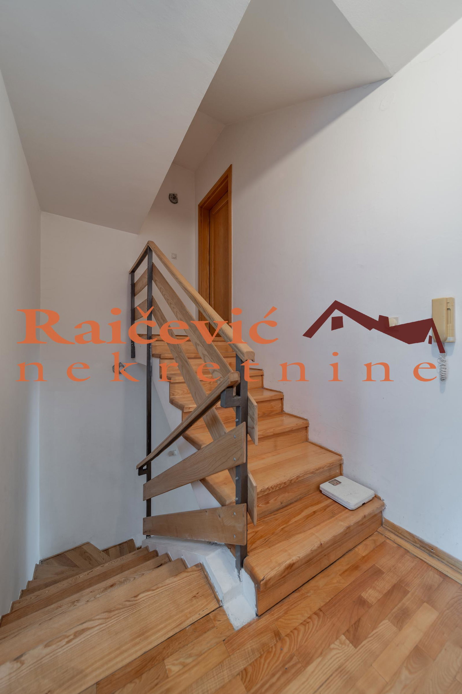 Petosoban stan na prodaju, Dedinje, Beograd, 142m², 470.000 €