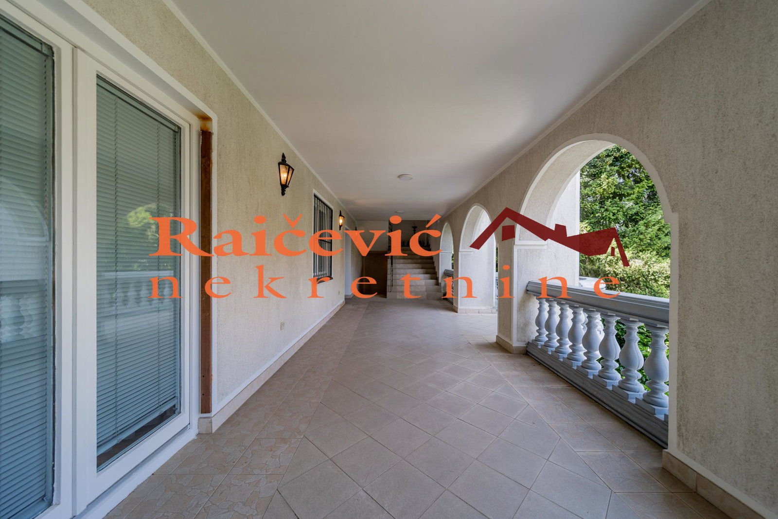 139652 Kuća za izdavanje, Trošarina, Beograd, 544m², 3.000 €/mes