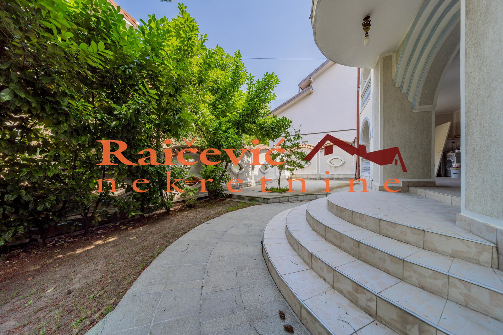 139654 Kuća za izdavanje, Trošarina, Beograd, 544m², 3.000 €/mes