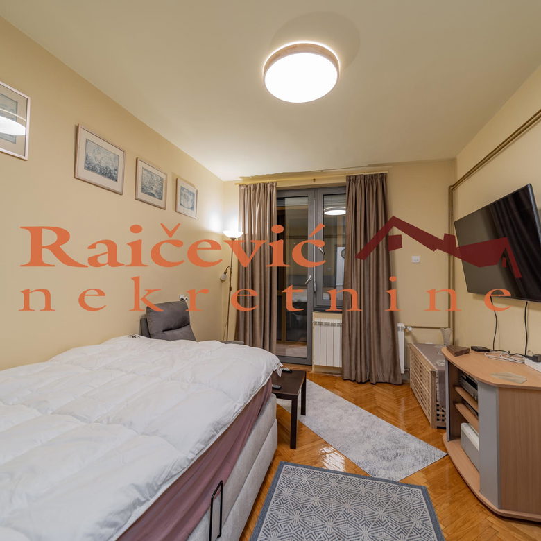 Četvorosoban stan na prodaju, Gradska Bolnica, Beograd, 104m², 348.000 €