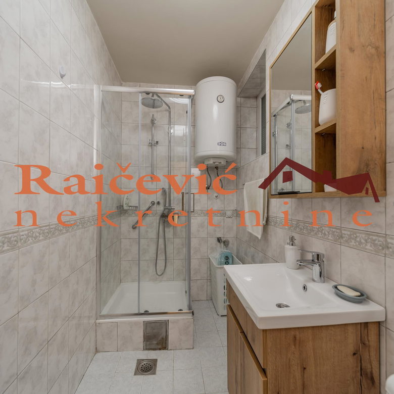 Četvorosoban stan na prodaju, Gradska Bolnica, Beograd, 104m², 348.000 €