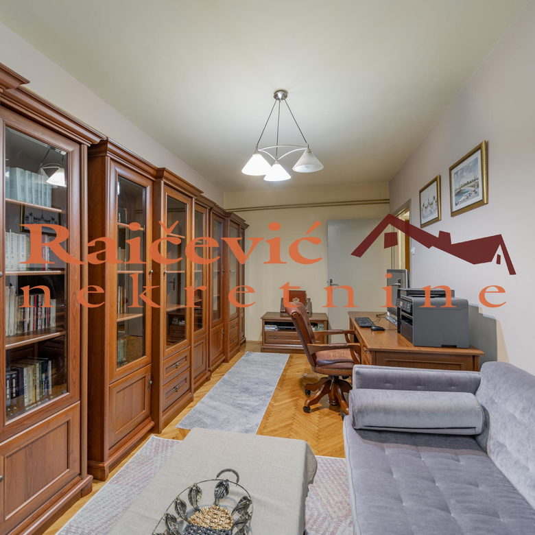 Četvorosoban stan na prodaju, Gradska Bolnica, Beograd, 104m², 348.000 €