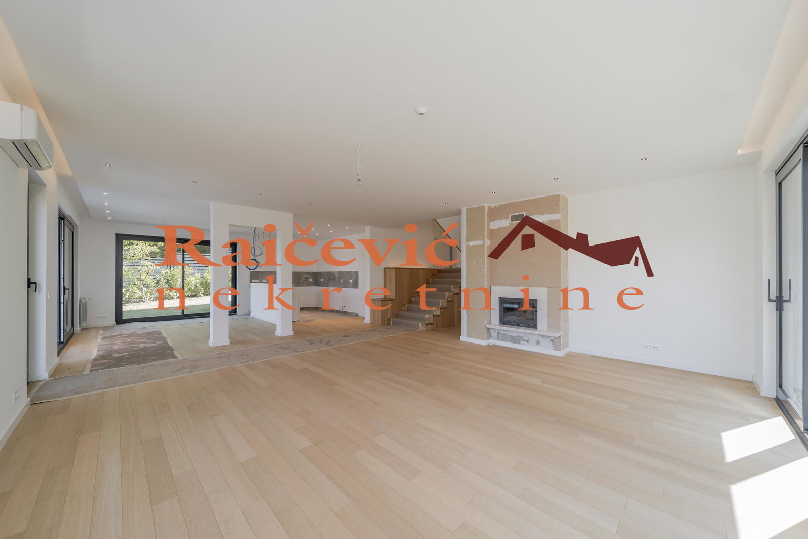 139805 Kuća na prodaju, Trebež, Beograd, 393m², 450.000 €