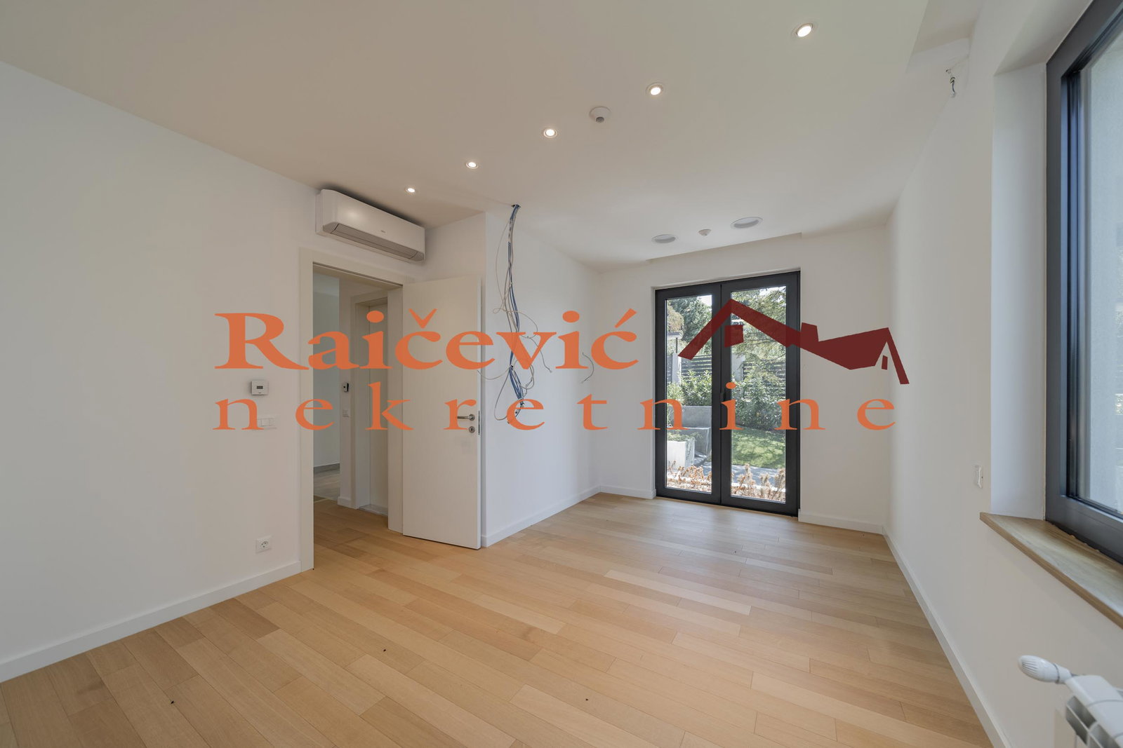 139806 Kuća na prodaju, Trebež, Beograd, 393m², 450.000 €
