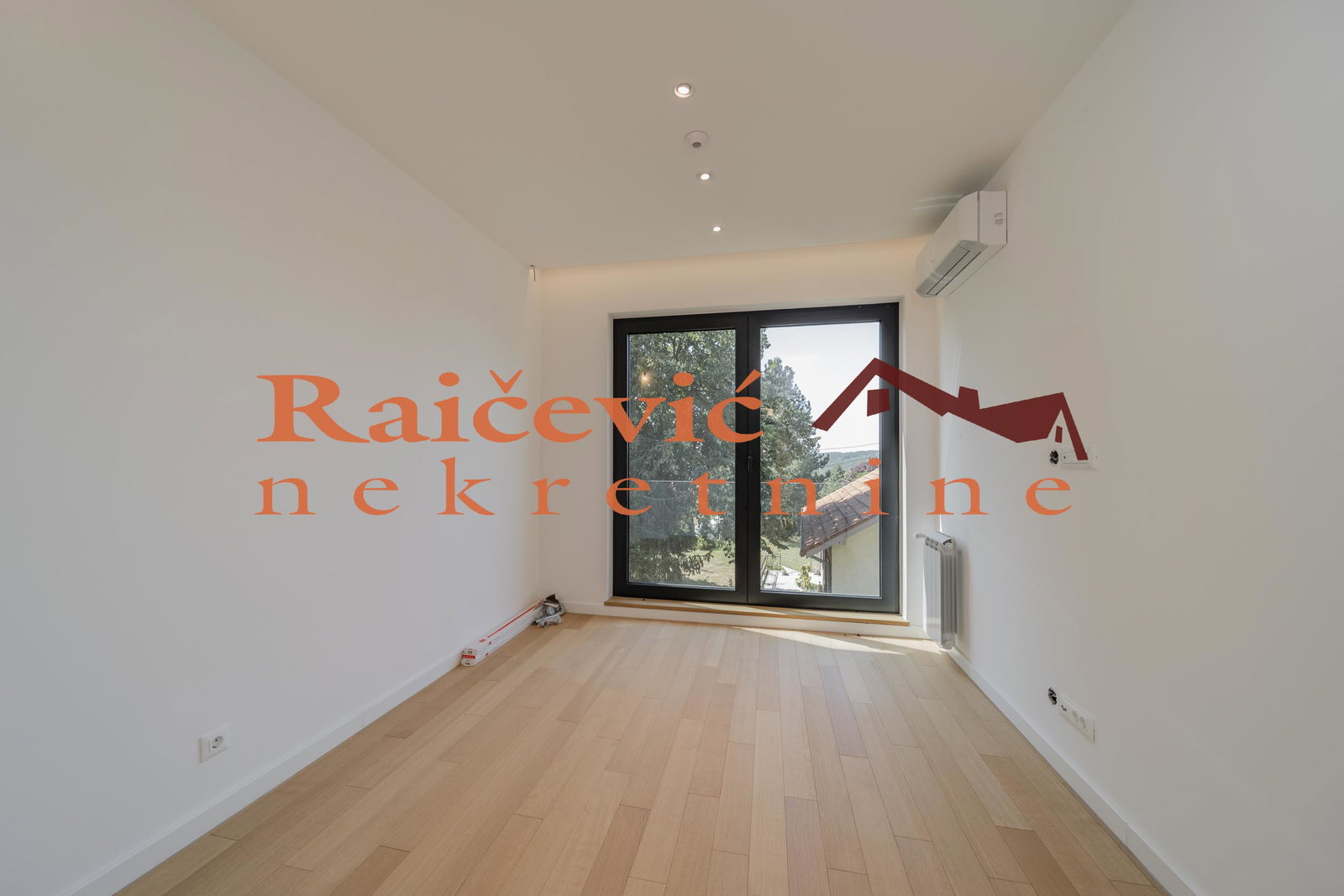 139808 Kuća na prodaju, Trebež, Beograd, 393m², 450.000 €