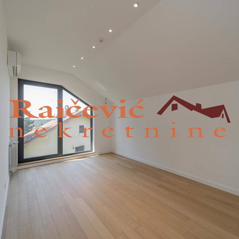 Kuća na prodaju, Trebež, Beograd, 393m², 450.000 €