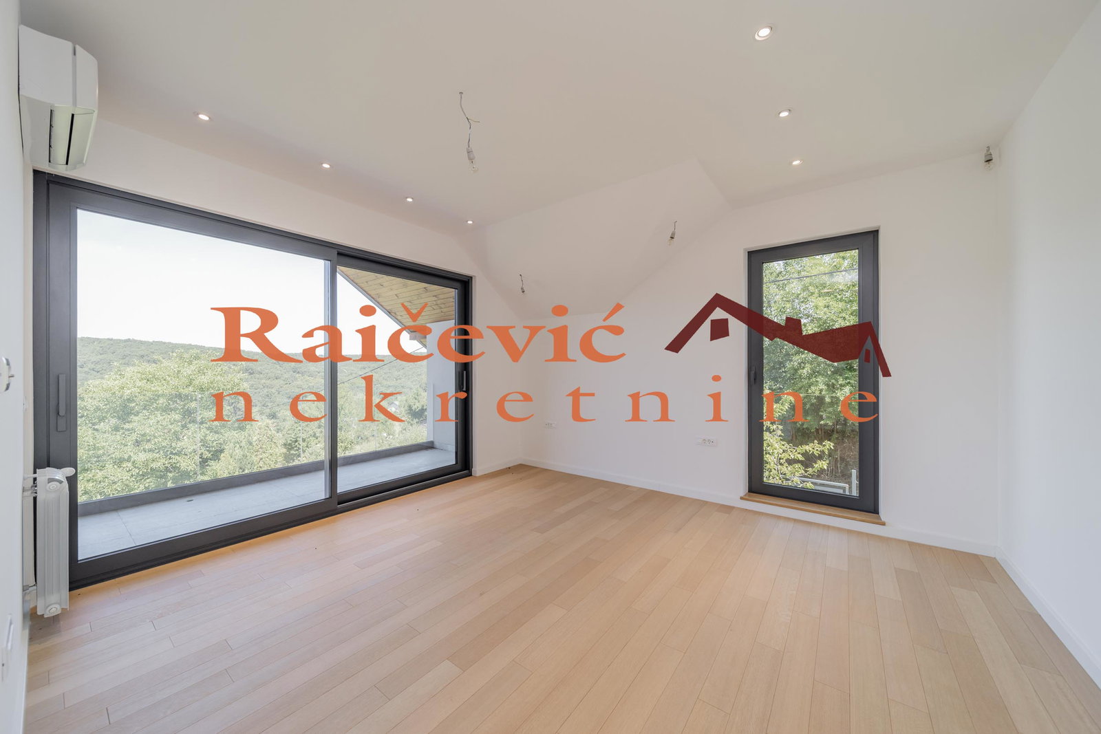 139810 Kuća na prodaju, Trebež, Beograd, 393m², 450.000 €