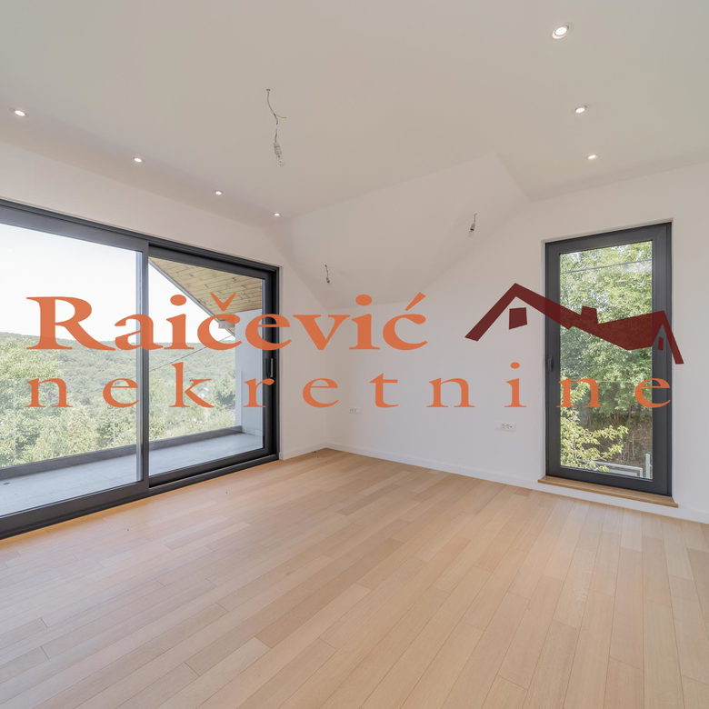 Kuća na prodaju, Trebež, Beograd, 393m², 450.000 €