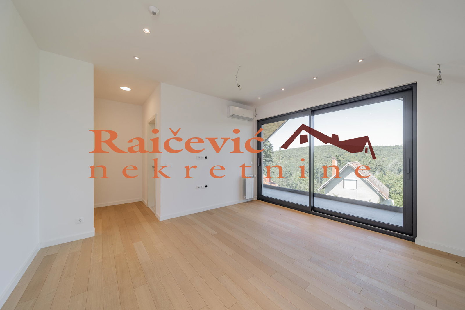 139811 Kuća na prodaju, Trebež, Beograd, 393m², 450.000 €