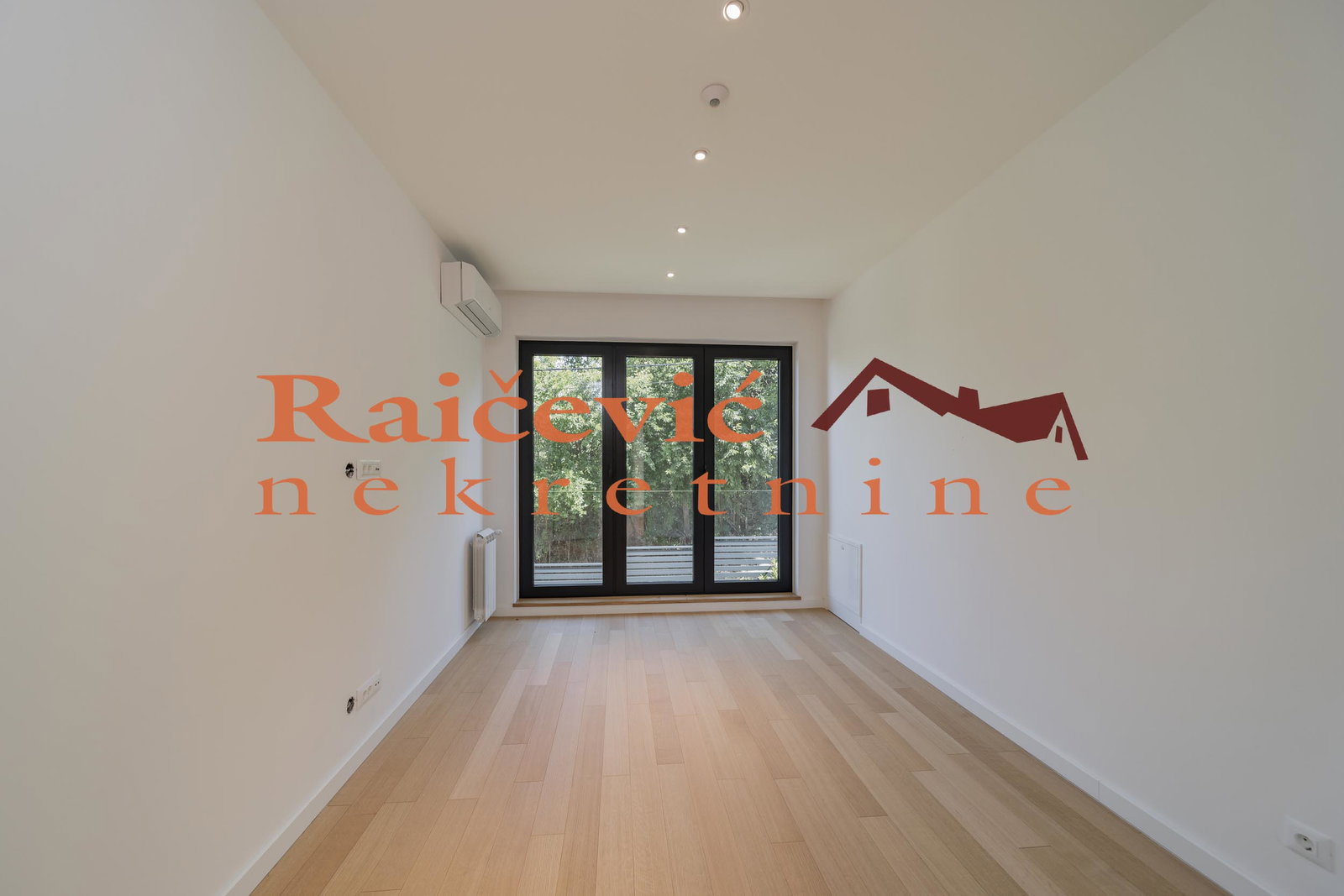 139814 Kuća na prodaju, Trebež, Beograd, 393m², 450.000 €