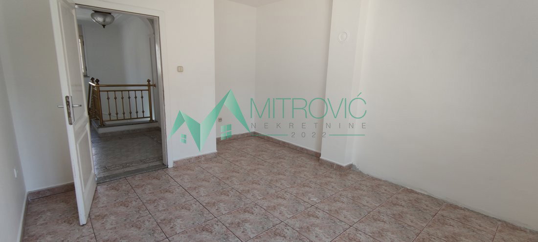 14 Lokal na prodaju, Nova Detelinara, Novi Sad, 300m², 3.500 €
