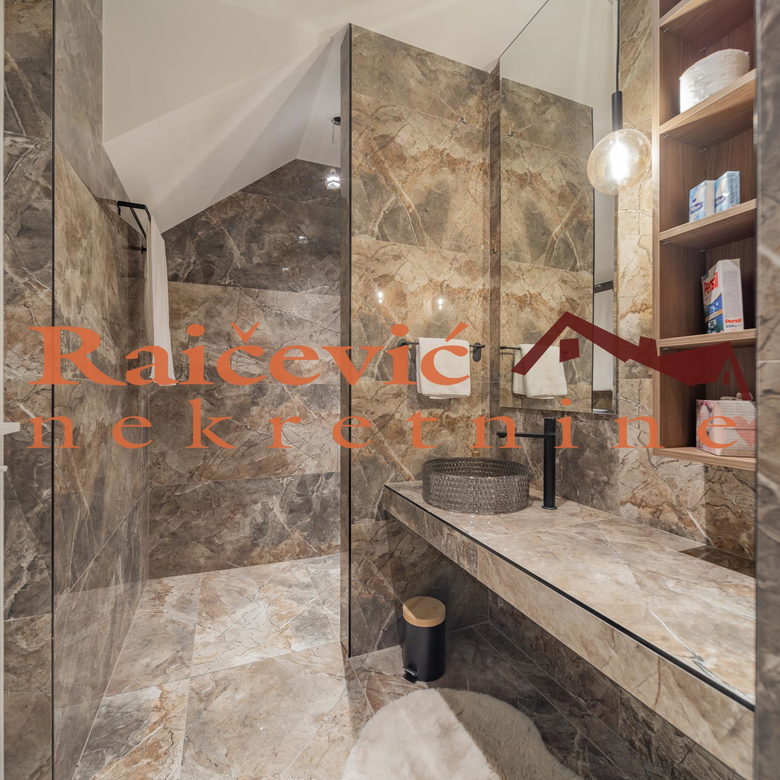 Kuća Prodaja Beograd  360 m2