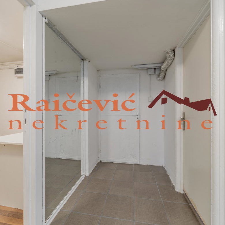 Trosoban stan na prodaju, Centar, Beograd, 43m², 99.990 €