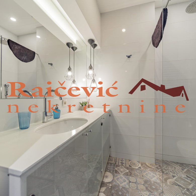 Trosoban stan na prodaju, Centar, Beograd, 73m², 389.000 €