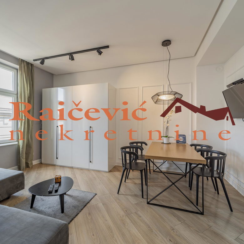 Trosoban stan na prodaju, Centar, Beograd, 73m², 389.000 €