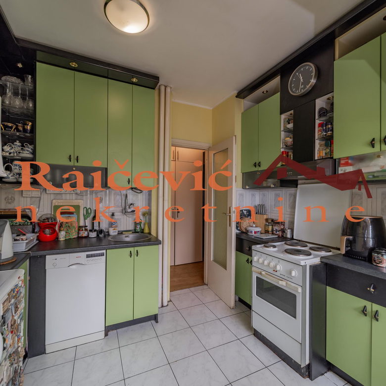 Stan Prodaja Beograd Blok 23 70 m2