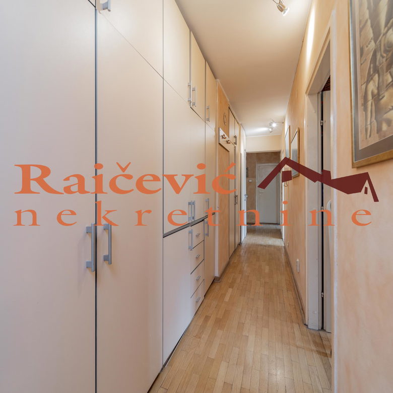 Trosoban stan na prodaju, Blok 23, Beograd, 70m², 242.000 €