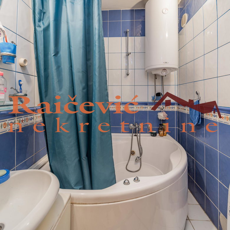 Trosoban stan na prodaju, Blok 23, Beograd, 70m², 242.000 €