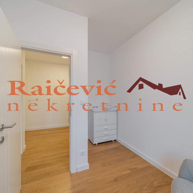 Četvorosoban stan na prodaju, Trošarina, Beograd, 88m², 320.000 €