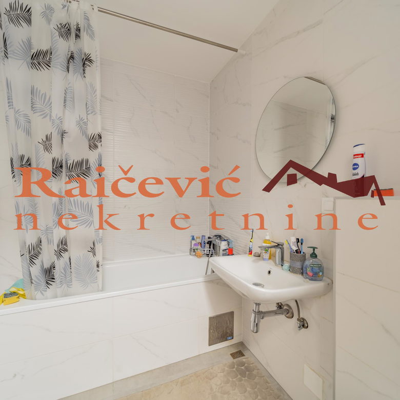 Četvorosoban stan na prodaju, Trošarina, Beograd, 88m², 320.000 €