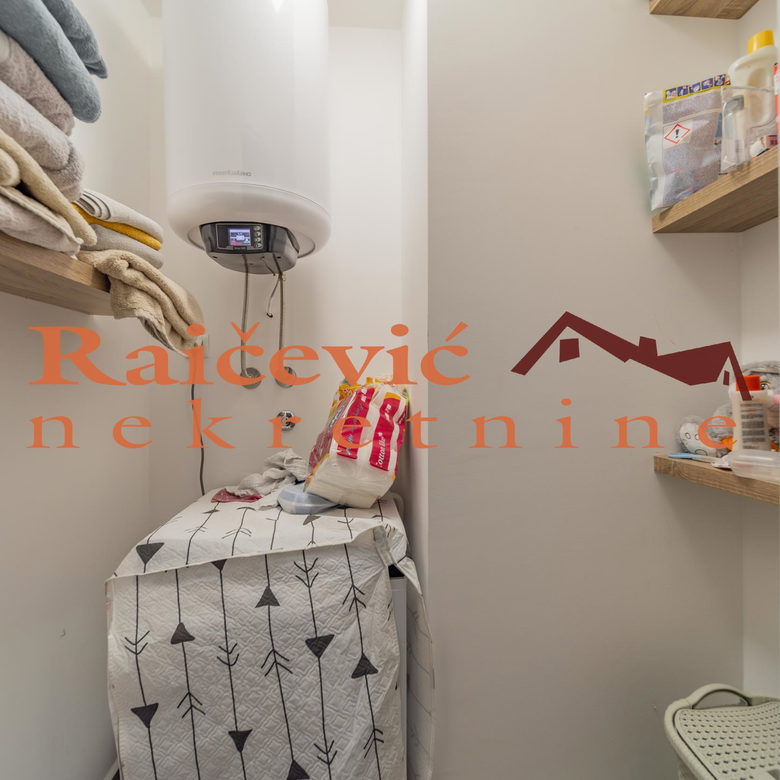 Četvorosoban stan na prodaju, Trošarina, Beograd, 88m², 320.000 €