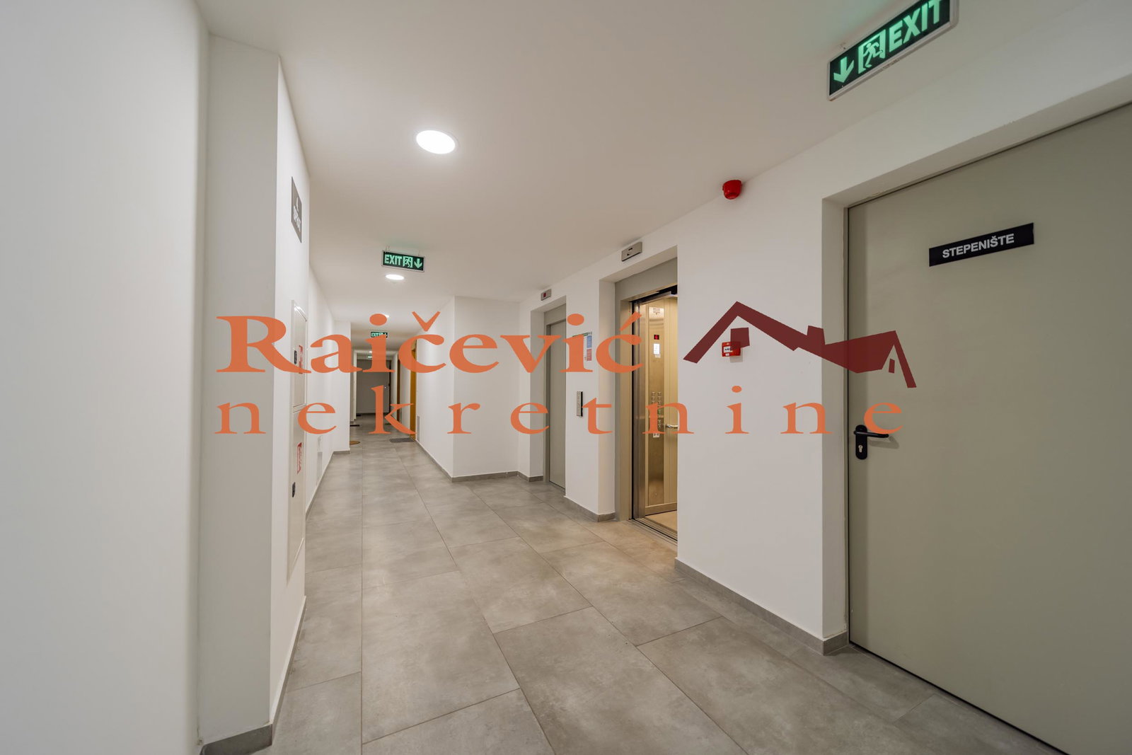 142476 Četvorosoban stan na prodaju, Trošarina, Beograd, 88m², 320.000 €