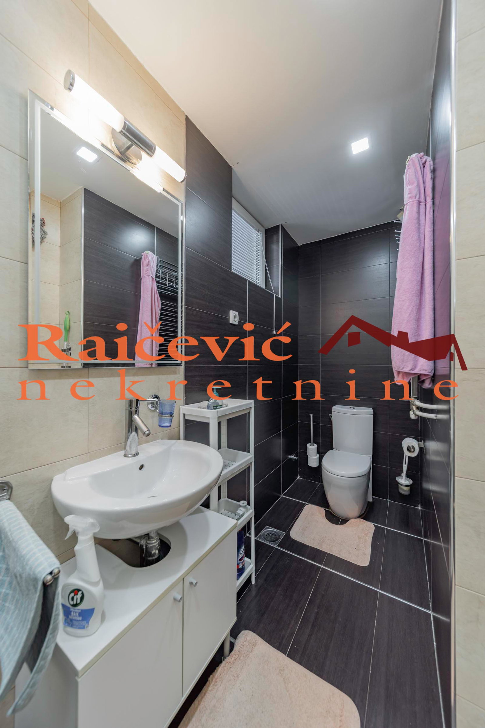 142694 Stan Prodaja Beograd Đeram 160 m2