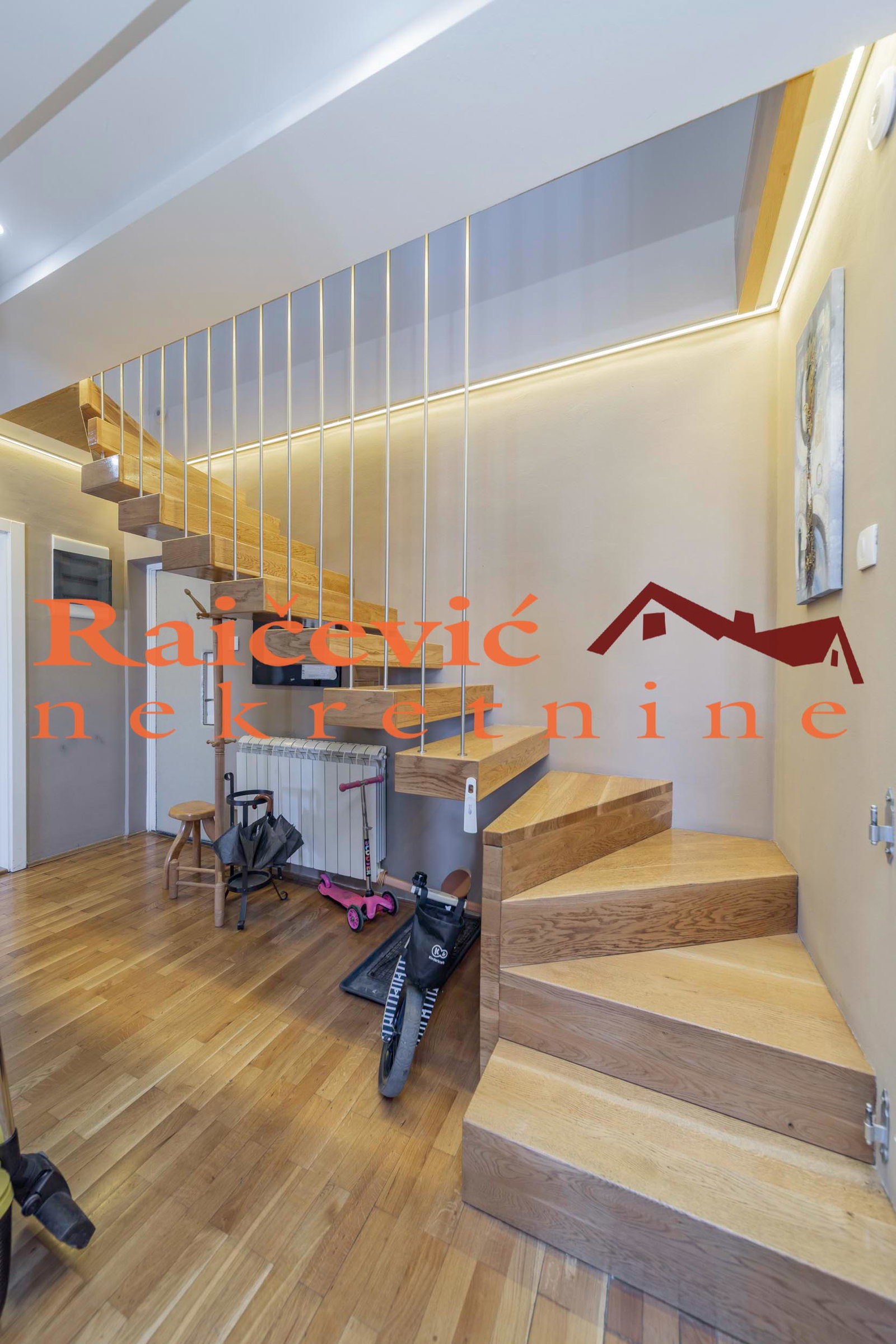 142695 Četvorosoban stan na prodaju, Đeram, Beograd, 160m², 375.000 €
