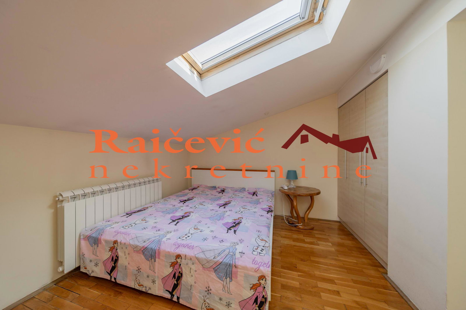 142697 Četvorosoban stan na prodaju, Đeram, Beograd, 160m², 375.000 €