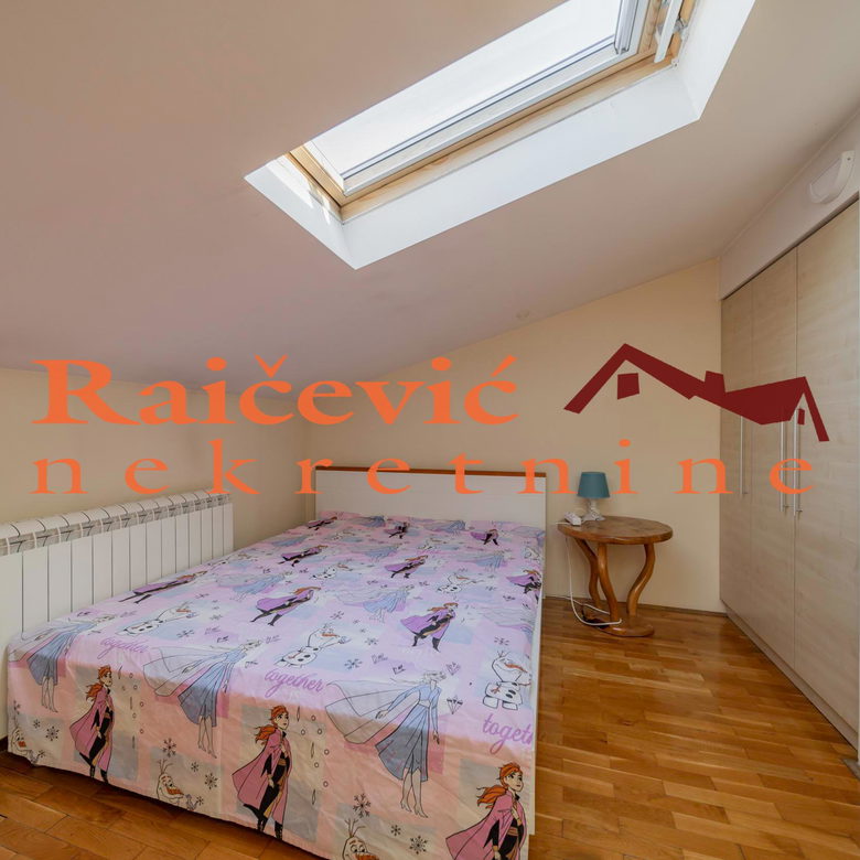 Četvorosoban stan na prodaju, Đeram, Beograd, 160m², 375.000 €