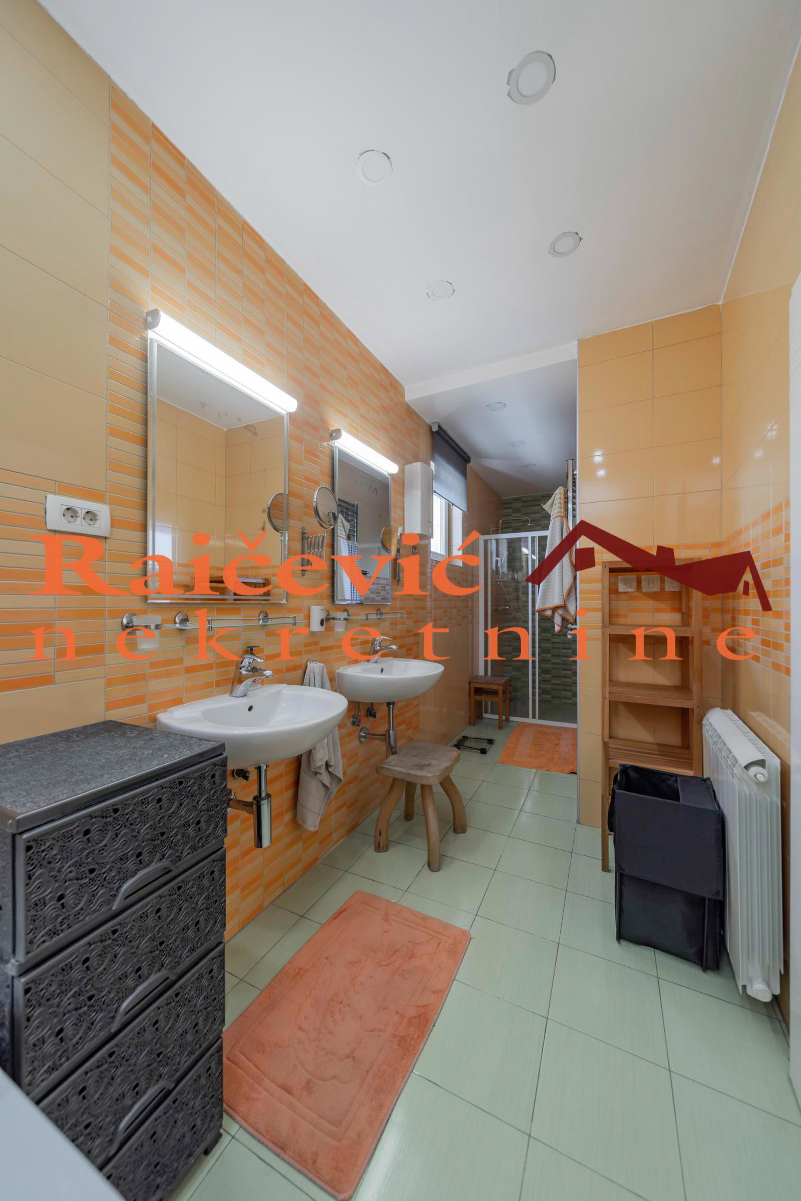 142699 Četvorosoban stan na prodaju, Đeram, Beograd, 160m², 375.000 €