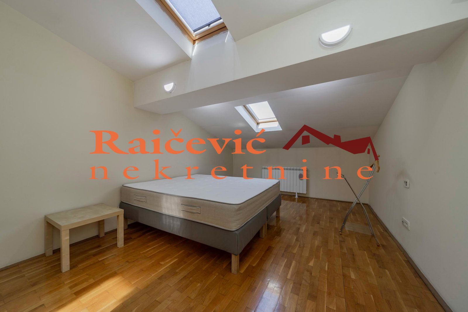 142701 Četvorosoban stan na prodaju, Đeram, Beograd, 160m², 375.000 €