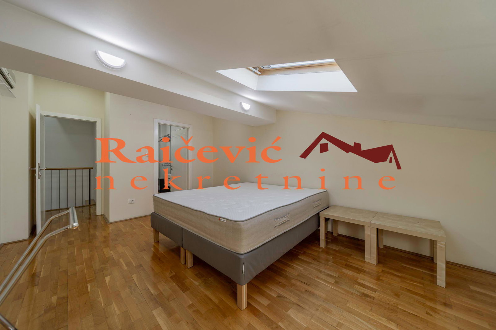 142702 Četvorosoban stan na prodaju, Đeram, Beograd, 160m², 375.000 €