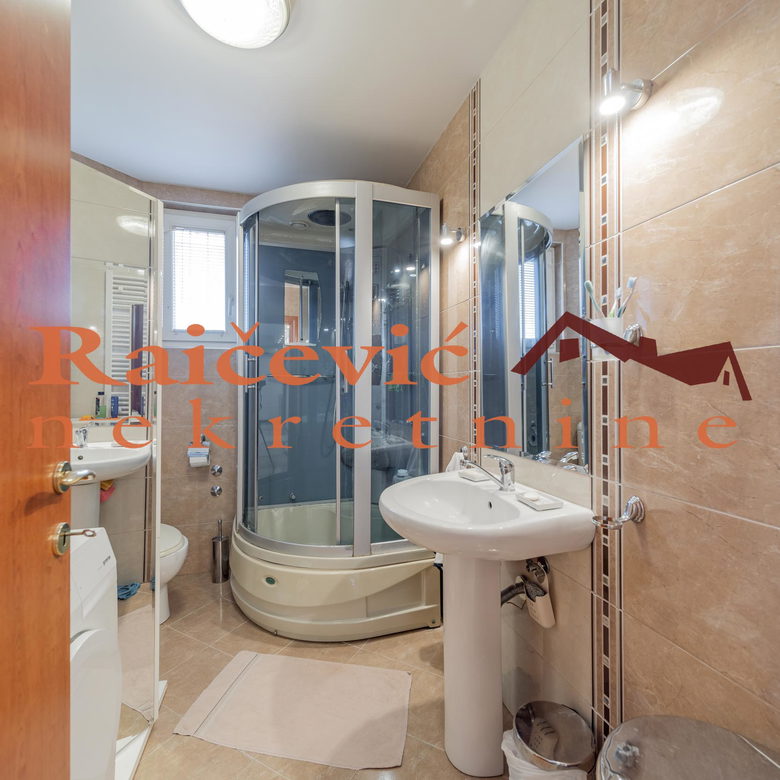 Četvorosoban stan na prodaju, Lion, Beograd, 112m², 450.000 €