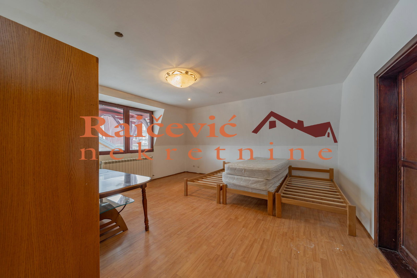 142942 Kuća za izdavanje, Učiteljsko Naselje, Beograd, 500m², 7.000 €/mes
