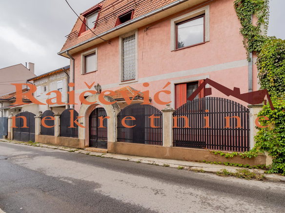 Kuća Izdavanje Beograd Učiteljsko Naselje 250 m2