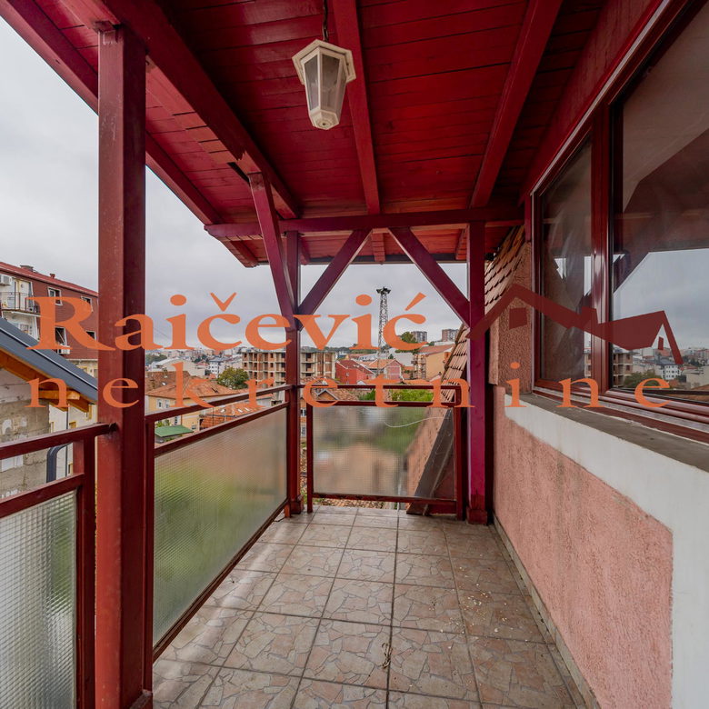 Kuća Izdavanje Beograd Učiteljsko Naselje 250 m2