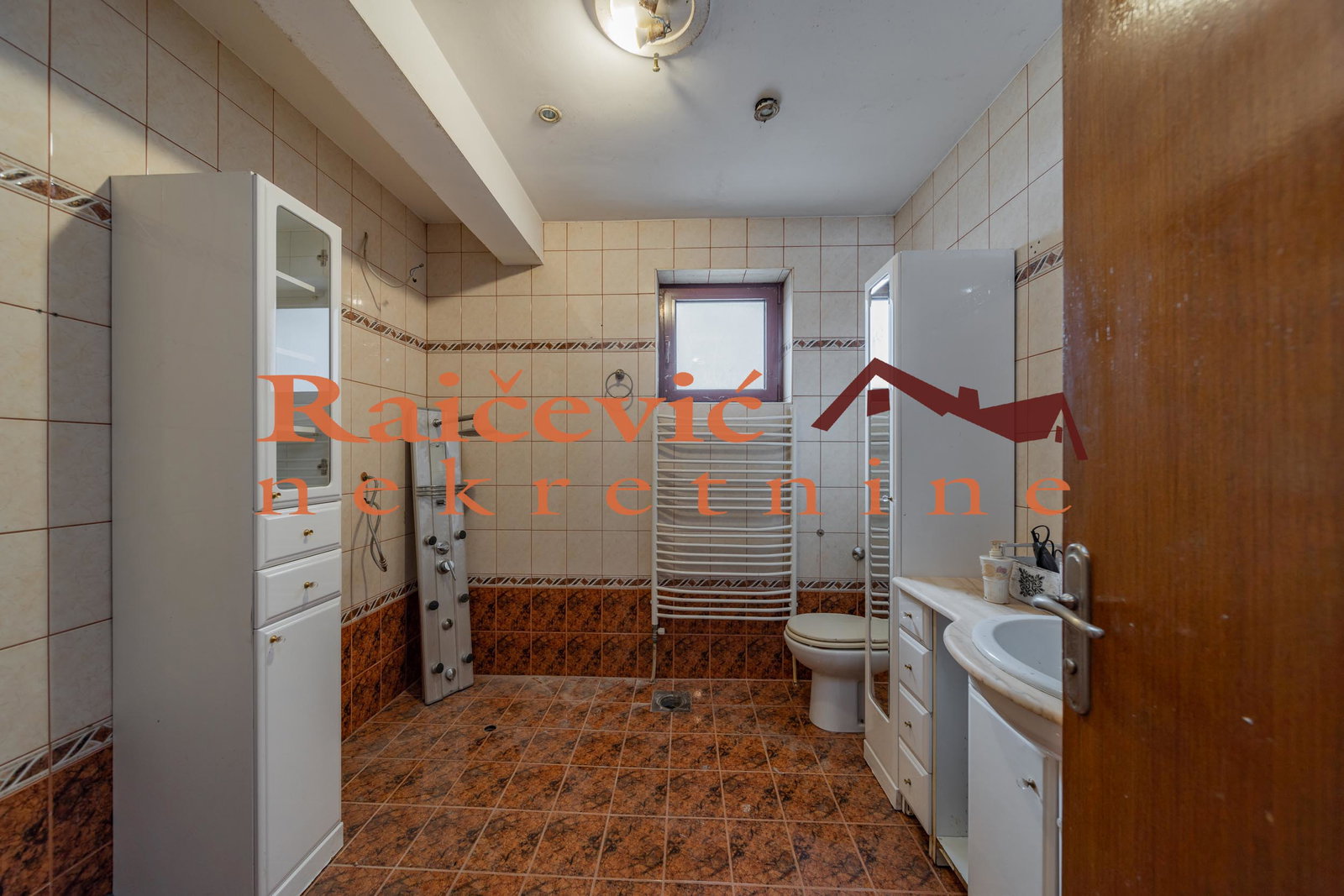 Kuća za izdavanje, Učiteljsko Naselje, Beograd, 250m², 2.700 €/mes