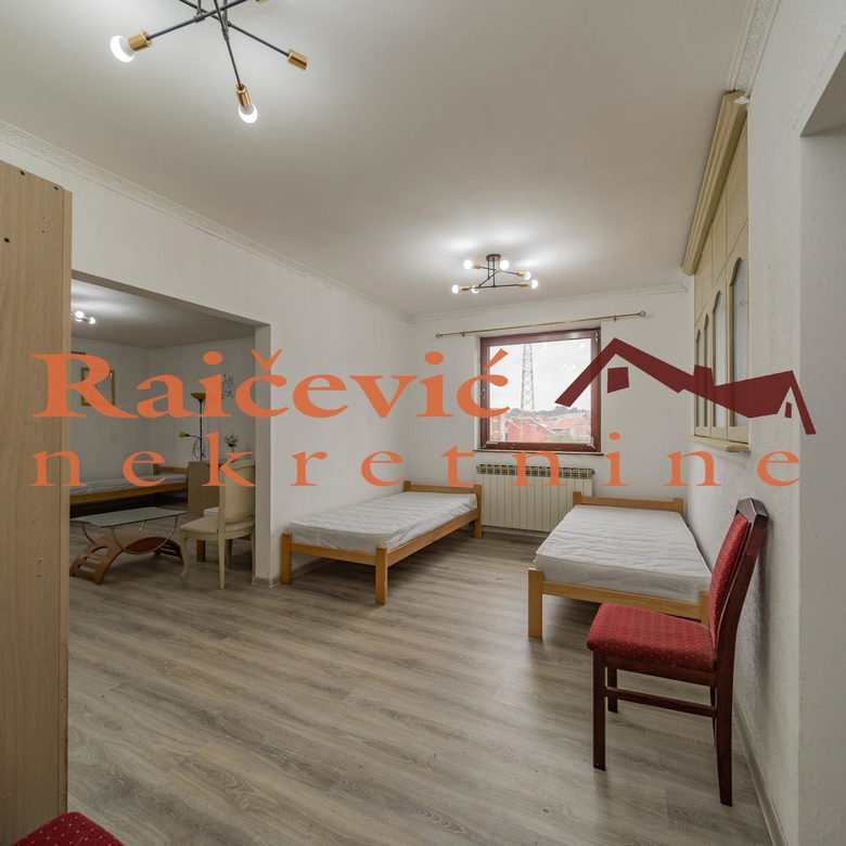 Kuća za izdavanje, Učiteljsko Naselje, Beograd, 250m², 2.700 €/mes