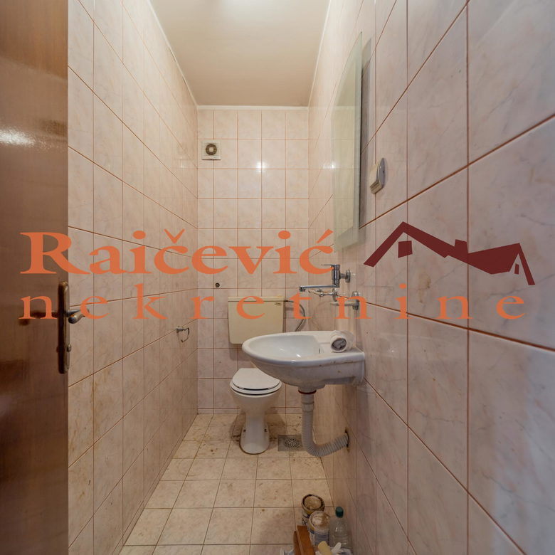 Kuća za izdavanje, Učiteljsko Naselje, Beograd, 250m², 2.700 €/mes