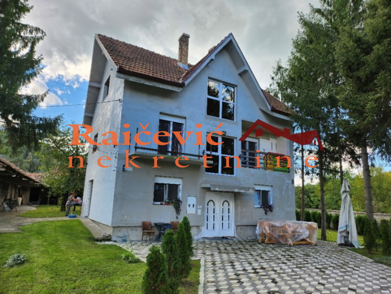 Kuća Prodaja Beograd Ripanj 200 m2