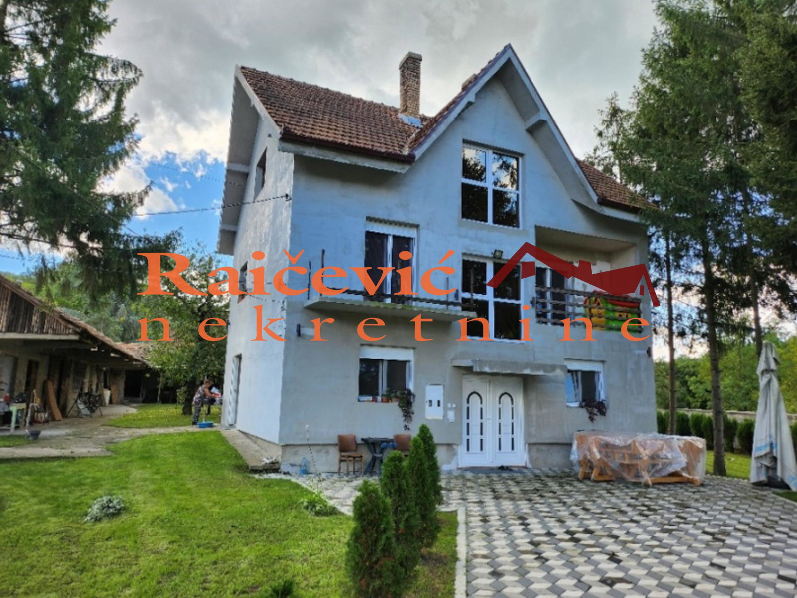 Kuća Prodaja Beograd Ripanj 200 m2