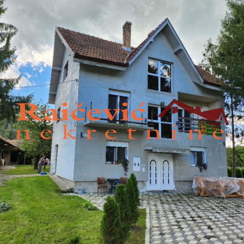 Kuća Prodaja Beograd Ripanj 200 m2