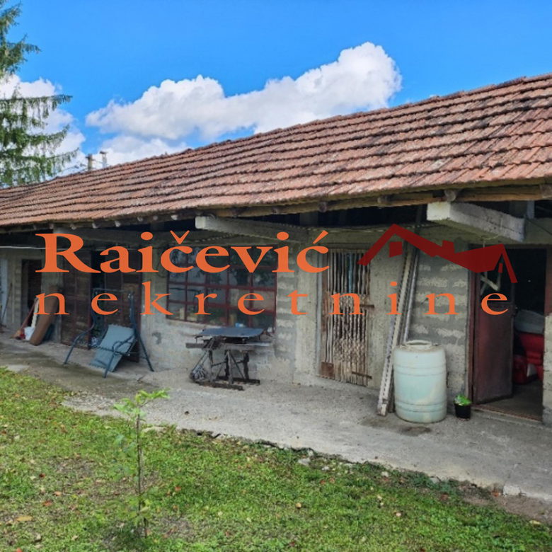 Kuća Prodaja Beograd Ripanj 200 m2