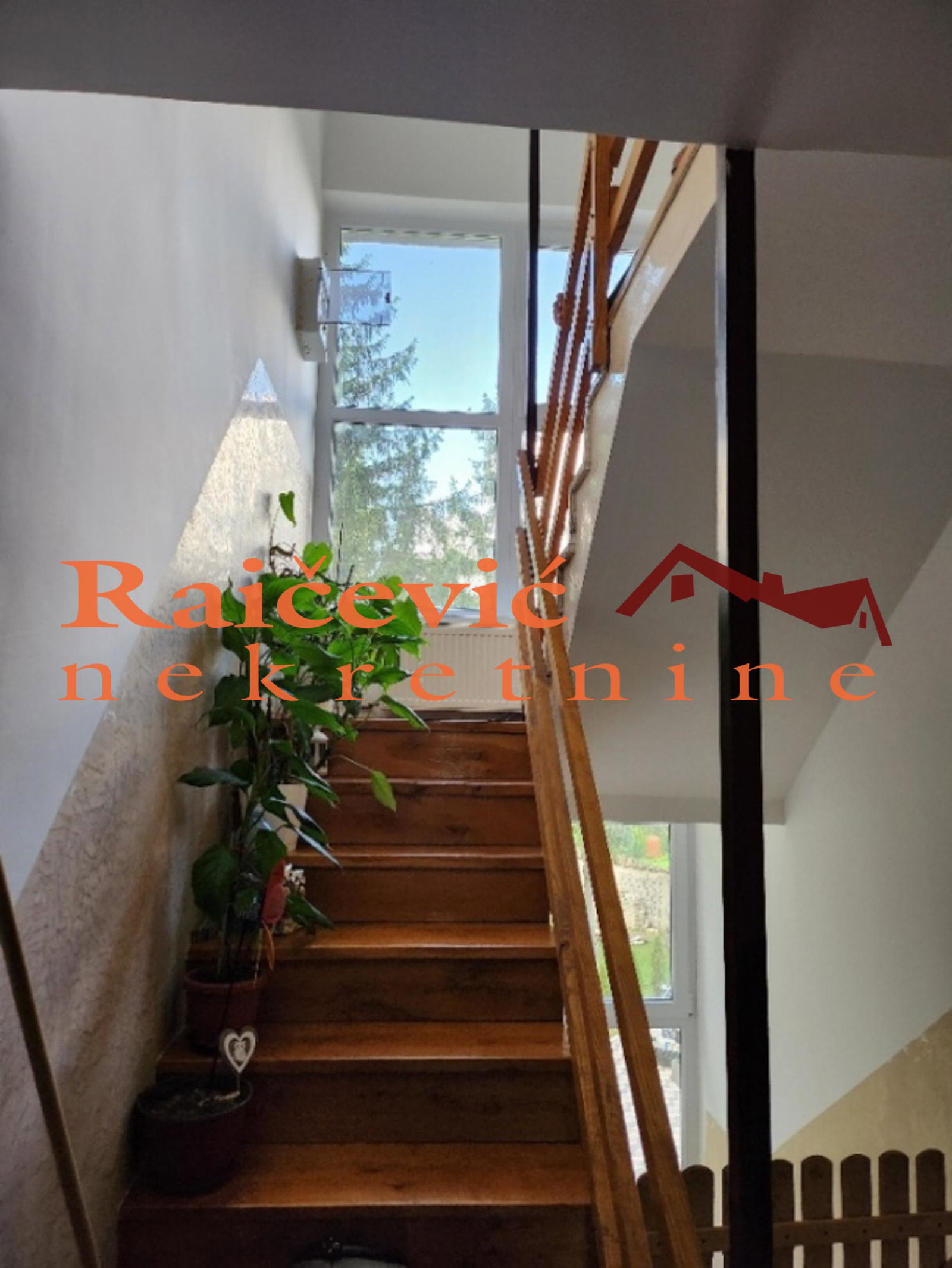 Kuća na prodaju, Ripanj, Beograd, 200m², 205.000 €
