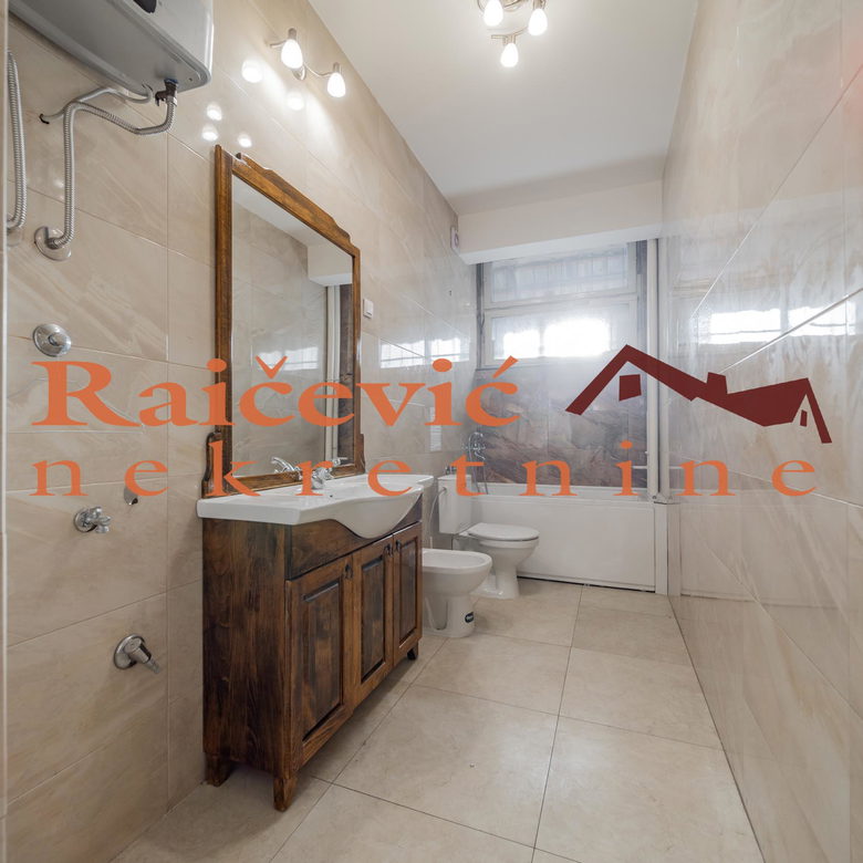 Trosoban stan za izdavanje, Cvetni Trg, Beograd, 102m², 1.000 €/mes